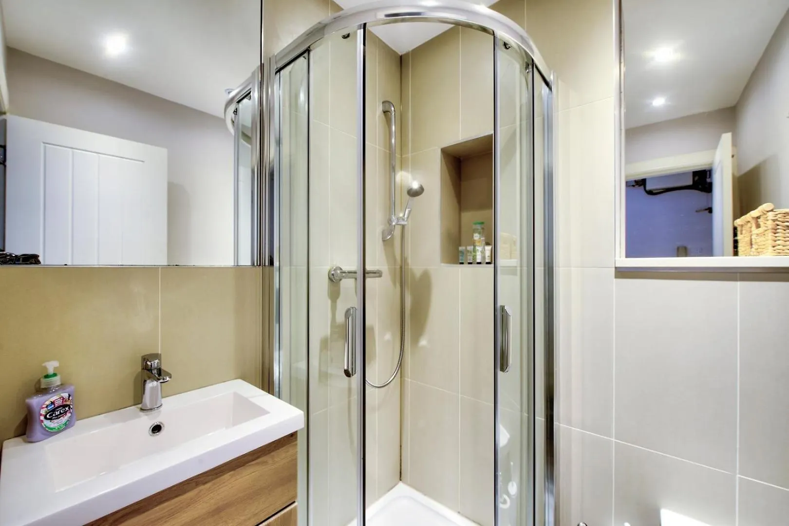 Guestready - Elegant Apt In Old Town Edimburgo